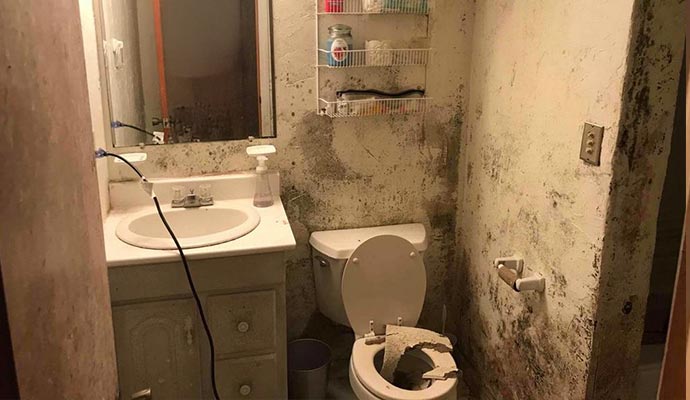 Dirty residential toilet Dirty residential toilet