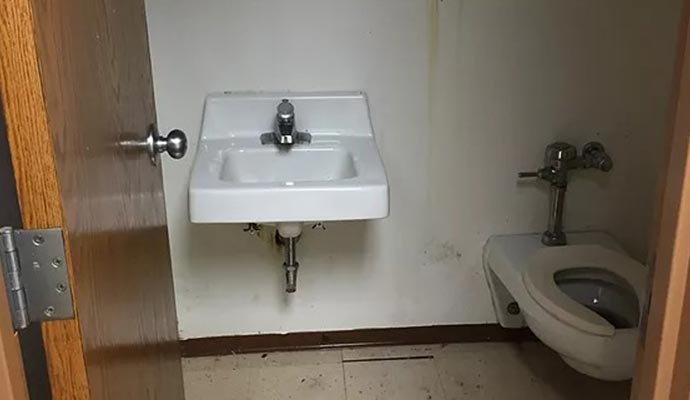Old unmaintained toilet Old unmaintained toilet